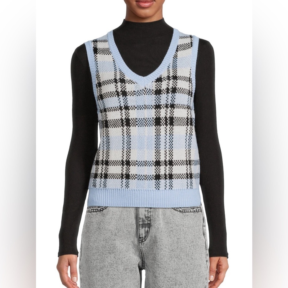 NWT No Boundaries Baby Blue & White Plaid Sleeveless Sweater Vest Top Juniors L
